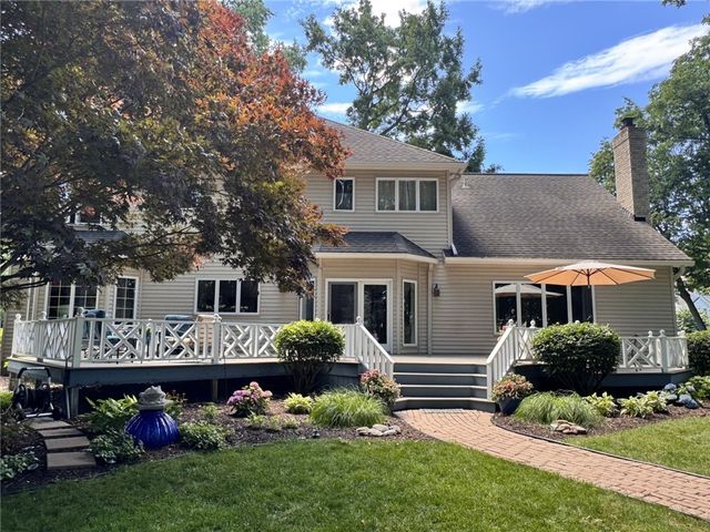 14 Mount View Crescent, Penfield, NY 14580