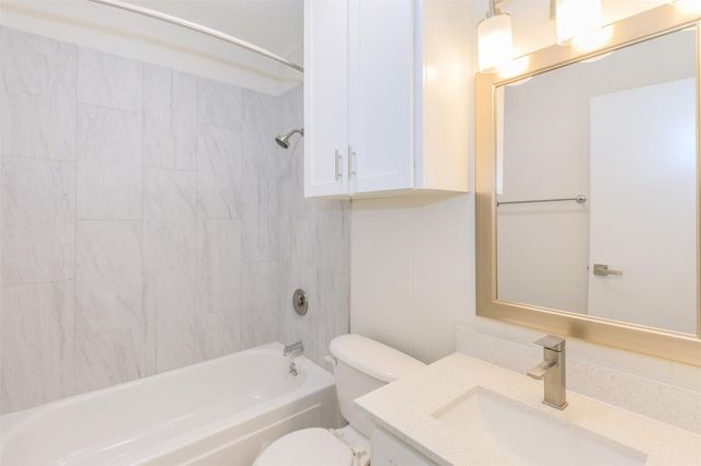 4206 Avenue A 202, Austin, TX 78751