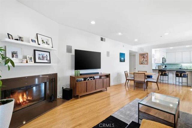 943 14th Street 101, Santa Monica, CA 90403
