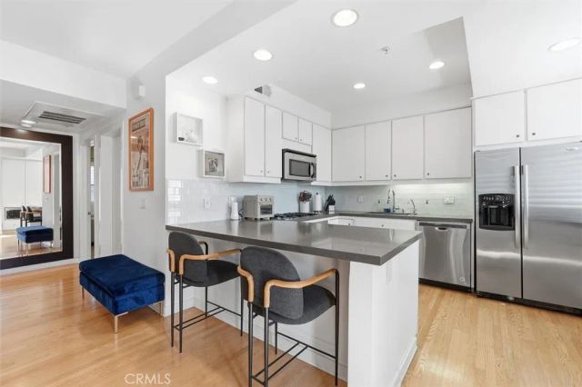 943 14th Street 101, Santa Monica, CA 90403