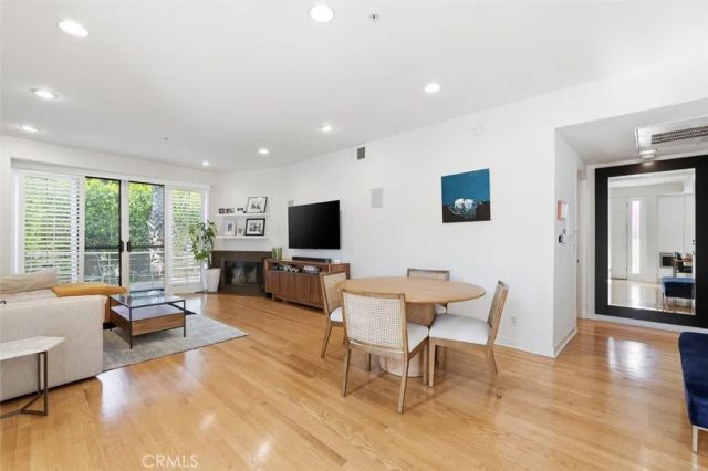 943 14th Street 101, Santa Monica, CA 90403