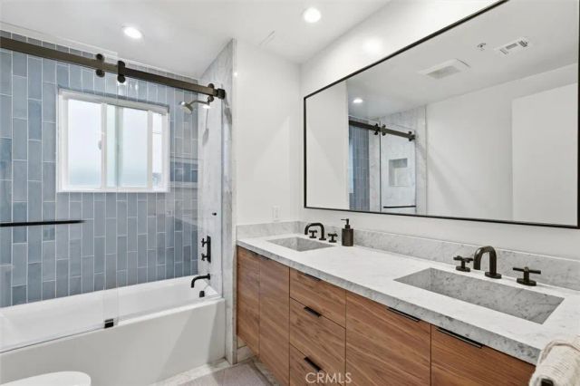 943 14th Street 101, Santa Monica, CA 90403