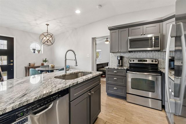 2920 W ELLIS DRIVE, Tampa, FL 33611
