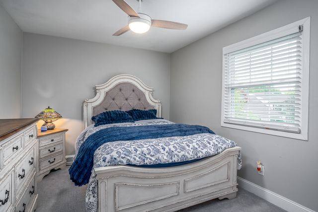 1736 E 42nd Court, Davenport, IA 52807