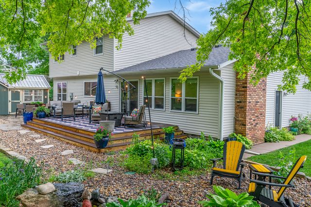 1736 E 42nd Court, Davenport, IA 52807
