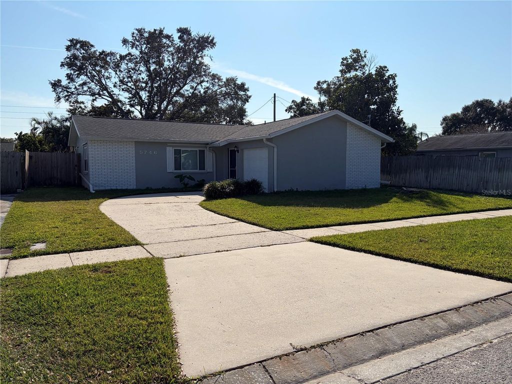 5746 103RD AVENUE N, Pinellas Park, FL 33782