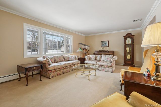 5 Seymour Drive, New City, NY 10956