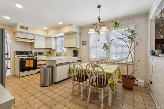 5 Seymour Drive, New City, NY 10956