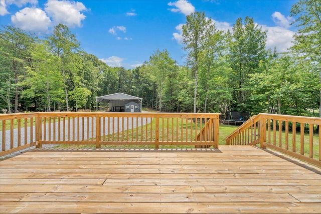 80 Strawberry Banks DR, Moneta, VA 24121