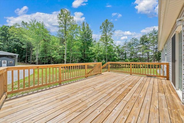 80 Strawberry Banks DR, Moneta, VA 24121