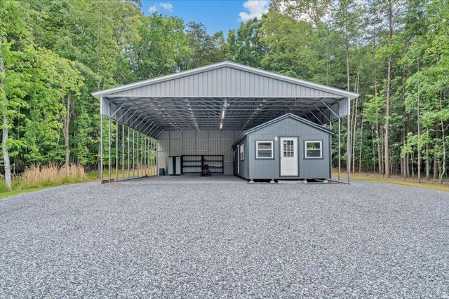 80 Strawberry Banks DR, Moneta, VA 24121