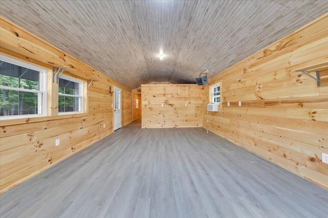 80 Strawberry Banks DR, Moneta, VA 24121