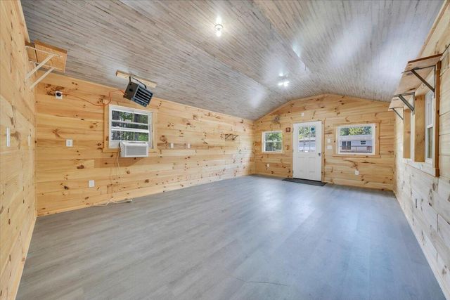 80 Strawberry Banks DR, Moneta, VA 24121