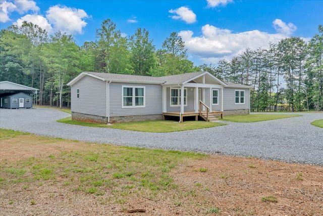 80 Strawberry Banks DR, Moneta, VA 24121