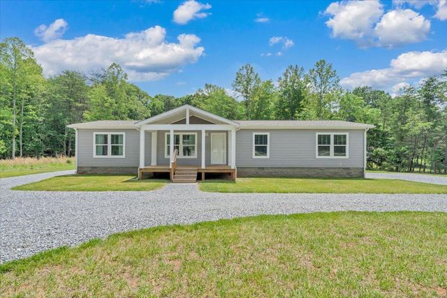 80 Strawberry Banks DR, Moneta, VA 24121