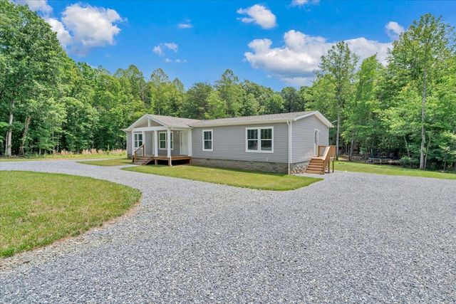 80 Strawberry Banks DR, Moneta, VA 24121