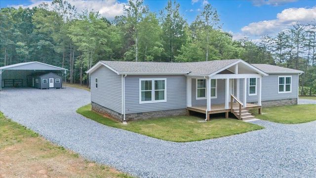 80 Strawberry Banks DR, Moneta, VA 24121