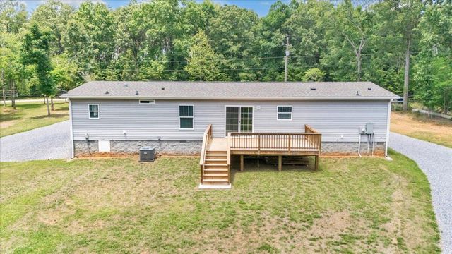 80 Strawberry Banks DR, Moneta, VA 24121