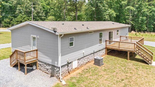 80 Strawberry Banks DR, Moneta, VA 24121