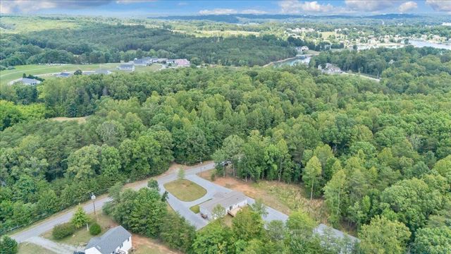 80 Strawberry Banks DR, Moneta, VA 24121