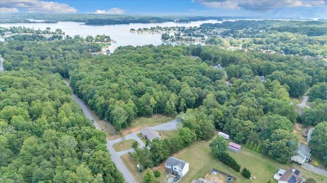 80 Strawberry Banks DR, Moneta, VA 24121