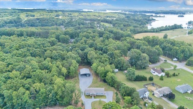 80 Strawberry Banks DR, Moneta, VA 24121