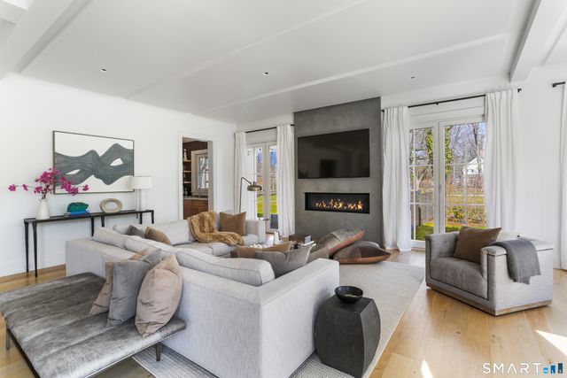 211 Oenoke Ridge, New Canaan, CT 06840