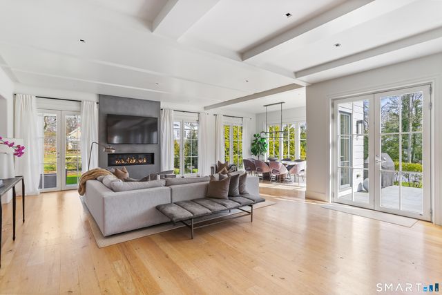 211 Oenoke Ridge, New Canaan, CT 06840