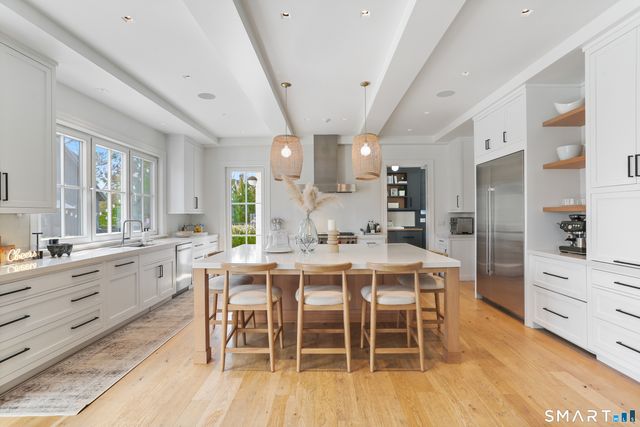 211 Oenoke Ridge, New Canaan, CT 06840