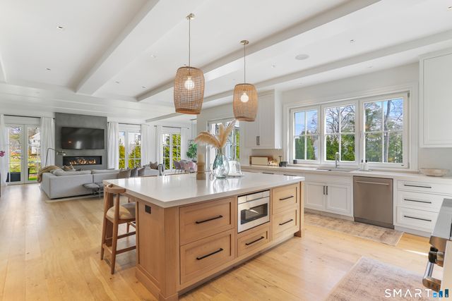 211 Oenoke Ridge, New Canaan, CT 06840