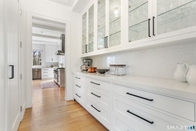 211 Oenoke Ridge, New Canaan, CT 06840