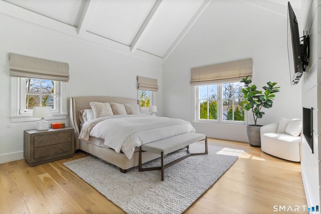 211 Oenoke Ridge, New Canaan, CT 06840