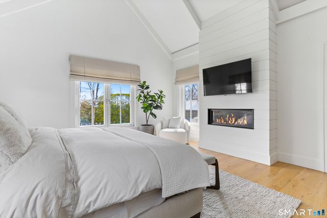 211 Oenoke Ridge, New Canaan, CT 06840