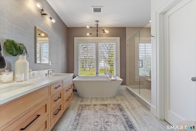 211 Oenoke Ridge, New Canaan, CT 06840