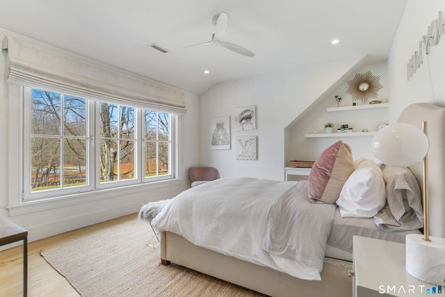 211 Oenoke Ridge, New Canaan, CT 06840