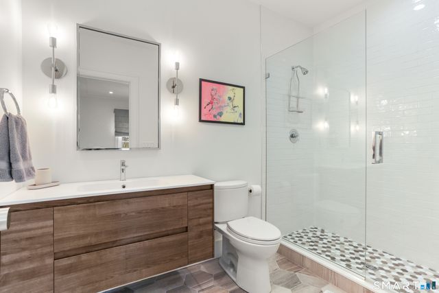 211 Oenoke Ridge, New Canaan, CT 06840
