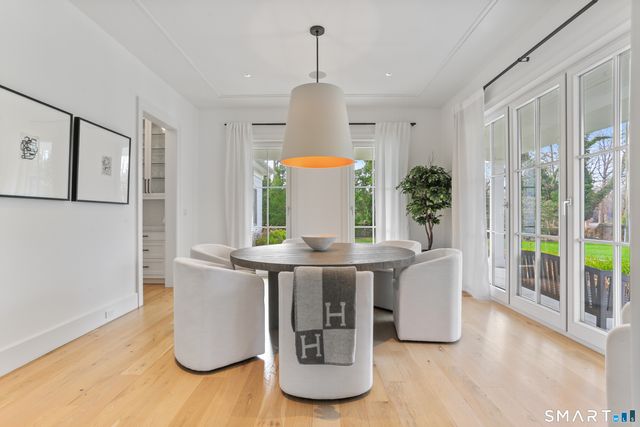 211 Oenoke Ridge, New Canaan, CT 06840