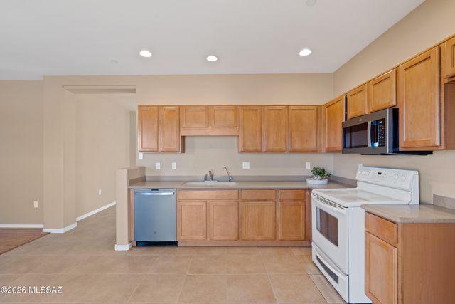 808 W Vuelta Granadina, Sahuarita, AZ 85629