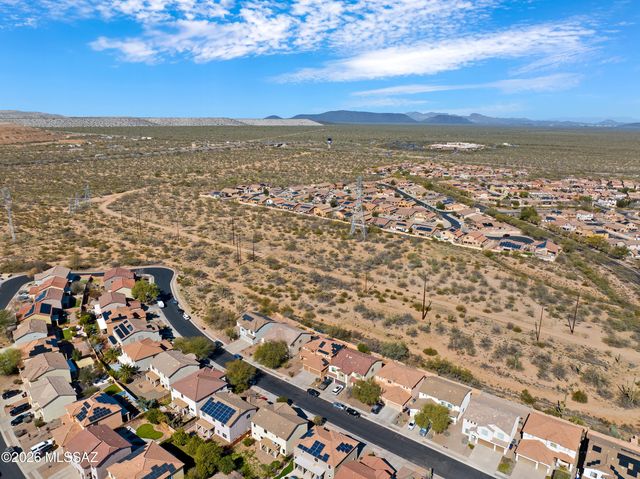 808 W Vuelta Granadina, Sahuarita, AZ 85629