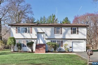 116 Hillside Avenue, Midland Park, NJ 07432