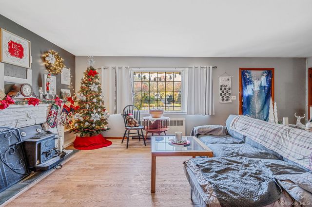 54 Landview Drive, Dix Hills, NY 11746