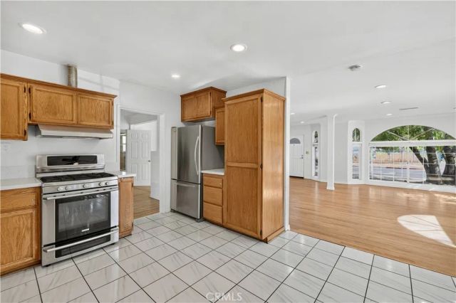 18600 Gilmore Street, Reseda, CA 91335