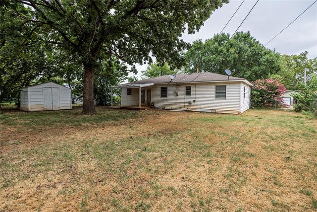 806 N Myrtle Drive, Tecumseh, OK 74873