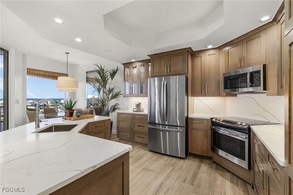 4192 Bay Beach LN 873, Fort Myers Beach, FL 33931