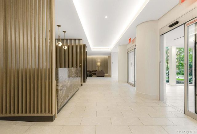 70-25 Yellowstone Boulevard 15P, Forest Hills, NY 11375