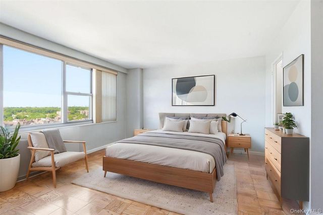 70-25 Yellowstone Boulevard 15P, Forest Hills, NY 11375