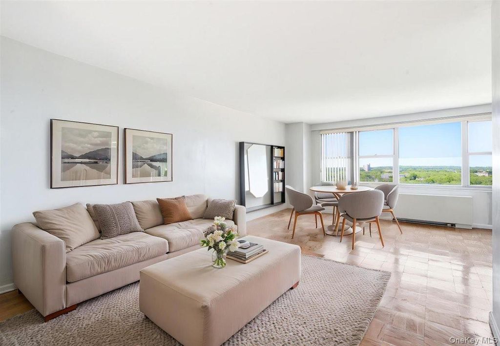 70-25 Yellowstone Boulevard 15P, Forest Hills, NY 11375