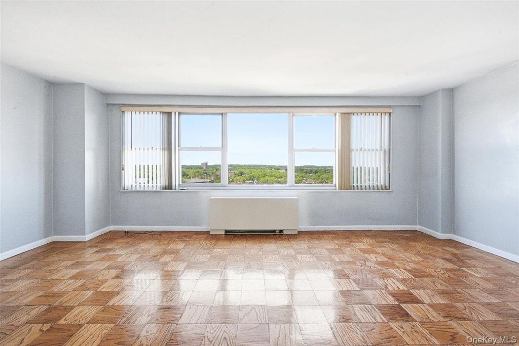70-25 Yellowstone Boulevard 15P, Forest Hills, NY 11375 — photo 3