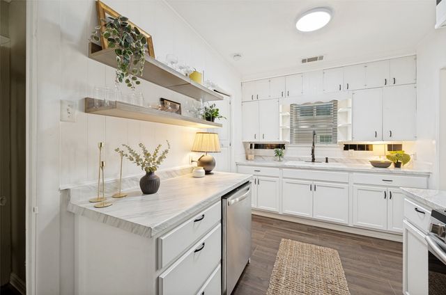 6046 Penrose Avenue, Dallas, TX 75206
