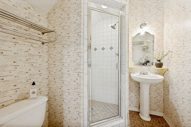 6046 Penrose Avenue, Dallas, TX 75206